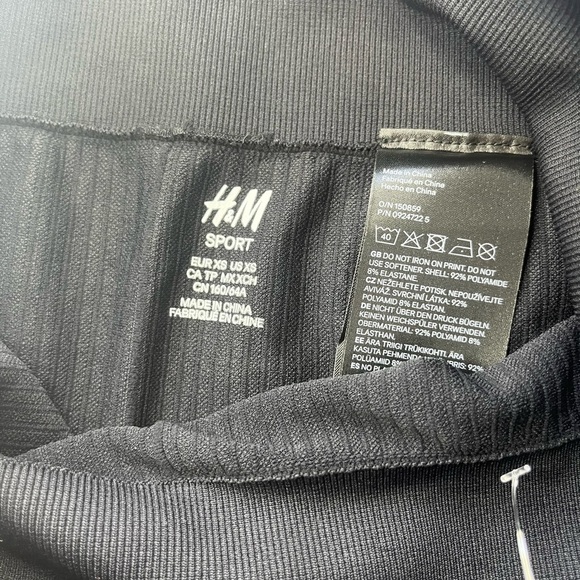 H&M Sport Black Activewear - Picture 3 of 4